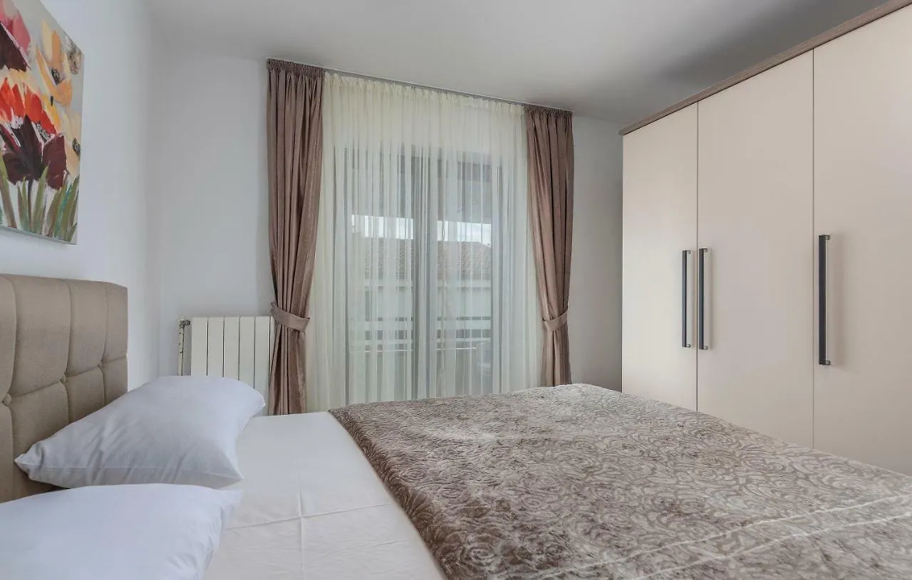 Apartments Marizela بوريتش 0*,